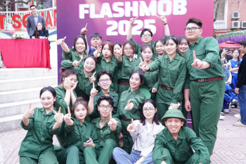 So sánh ngành Thương mại điện tử tại TLU và các trường khác